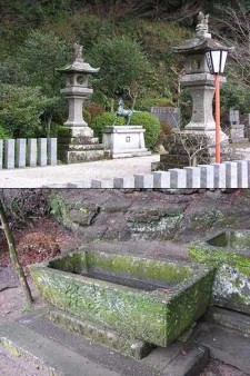 旧戸渡嶋神社灯籠・手水鉢（現伊萬里神社）