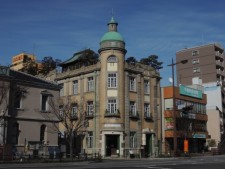 旧秋田商会ビル(下関観光情報センター)