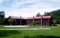旧栄小学校（安田侃彫刻美術館ｱﾙﾃﾋﾟｱｯﾂｱ美唄） 