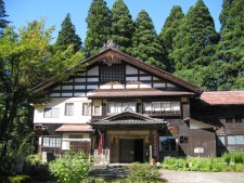 旧村山家主屋・表門