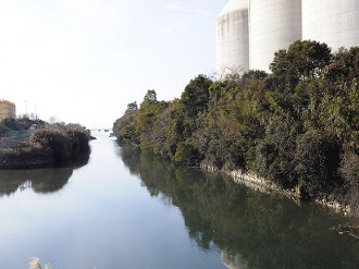 西浜塩田の水尾と熮場跡 