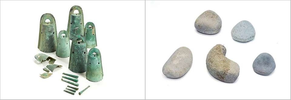 左：7個全てに舌が伴う松帆銅鐸/右：朱を生産した二ツ石戎ノ前遺跡の石杵
