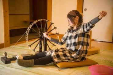 からむし織体験