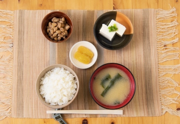 喫茶サンテ（ふるさと健康むら内）　～三朝米と神倉大豆を使用した納豆ご飯「神の食卓」が人気！！～