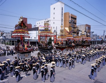 高岡御車山祭