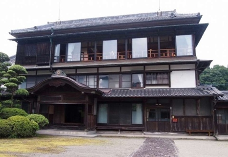 三階建てに改造した平田邸