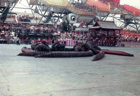 1970年大阪万博での「大蛇」上演