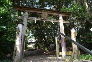 西麻植八幡神社の両部鳥居