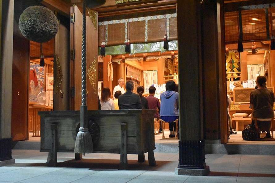 「丹生川上神社上社」夜間正式参拝の様子