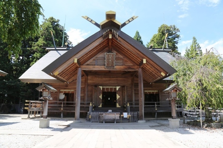 青森檜葉で造営された拝殿