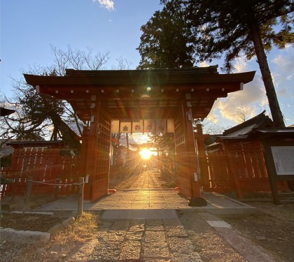 生島足島神社の参道