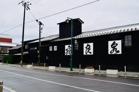 飛良泉本舗（秋田県にかほ市）