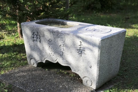 厳島神社の手水石