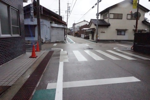 赤井家のすぐ北の通り