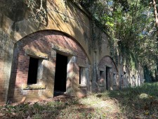 小首砲台跡・地区司令所跡（佐世保要塞及び関連施設）