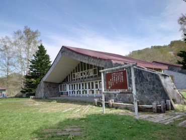 旧上歌会館（悲別ロマン座）