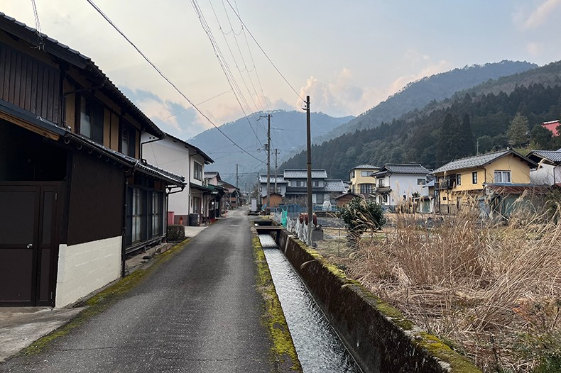 中瀬の鉱山遺構と鉱山町