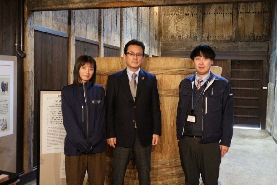 左から、湯浅町ふるさと振興課商工観光係長の中井沙知さん、 副町長の楠義隆さん、商工観光係の生駒尚也さん