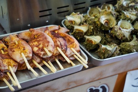 イカ焼き、サザエのつぼ焼き