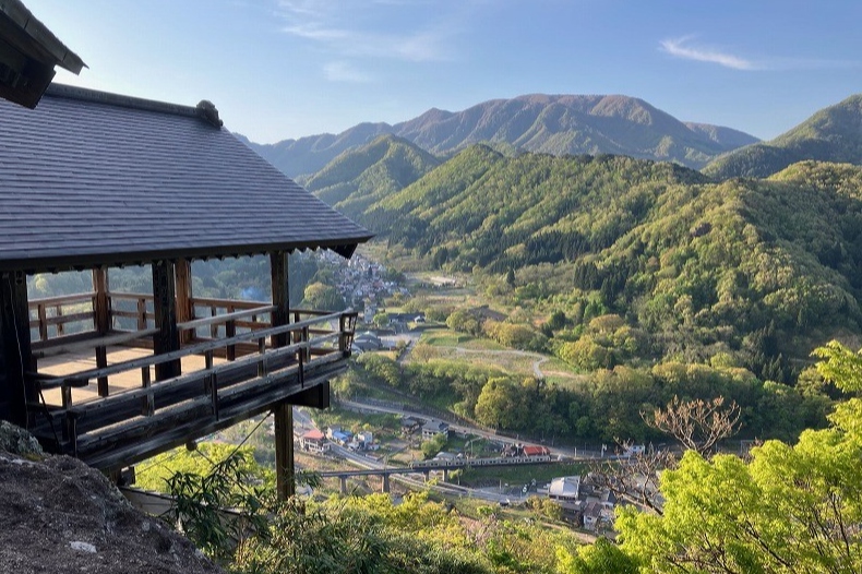 山寺（宝珠山立石寺）五大堂からの眺望。