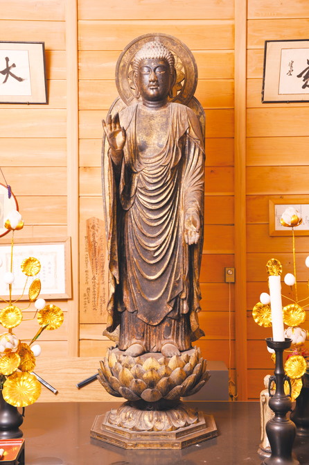 木造弥勒仏立像