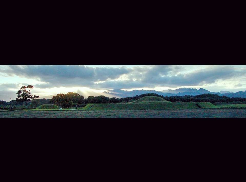 ◆宮崎古物店◆【古美術】【渡来】古田黄石『江南遊彫件』手彫　清朝期　時代物　根付　擺件　6.5x4.3x3.3センチ　139.8グラム 古代人のモニュメント｜日本遺産ポータルサイト