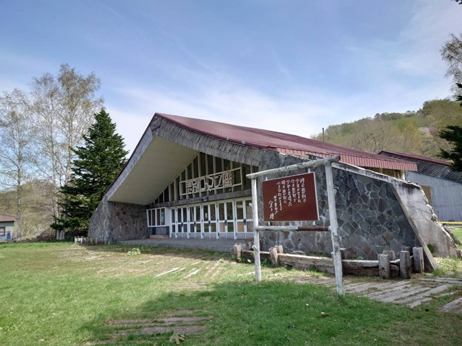 旧上歌会館（悲別ロマン座）