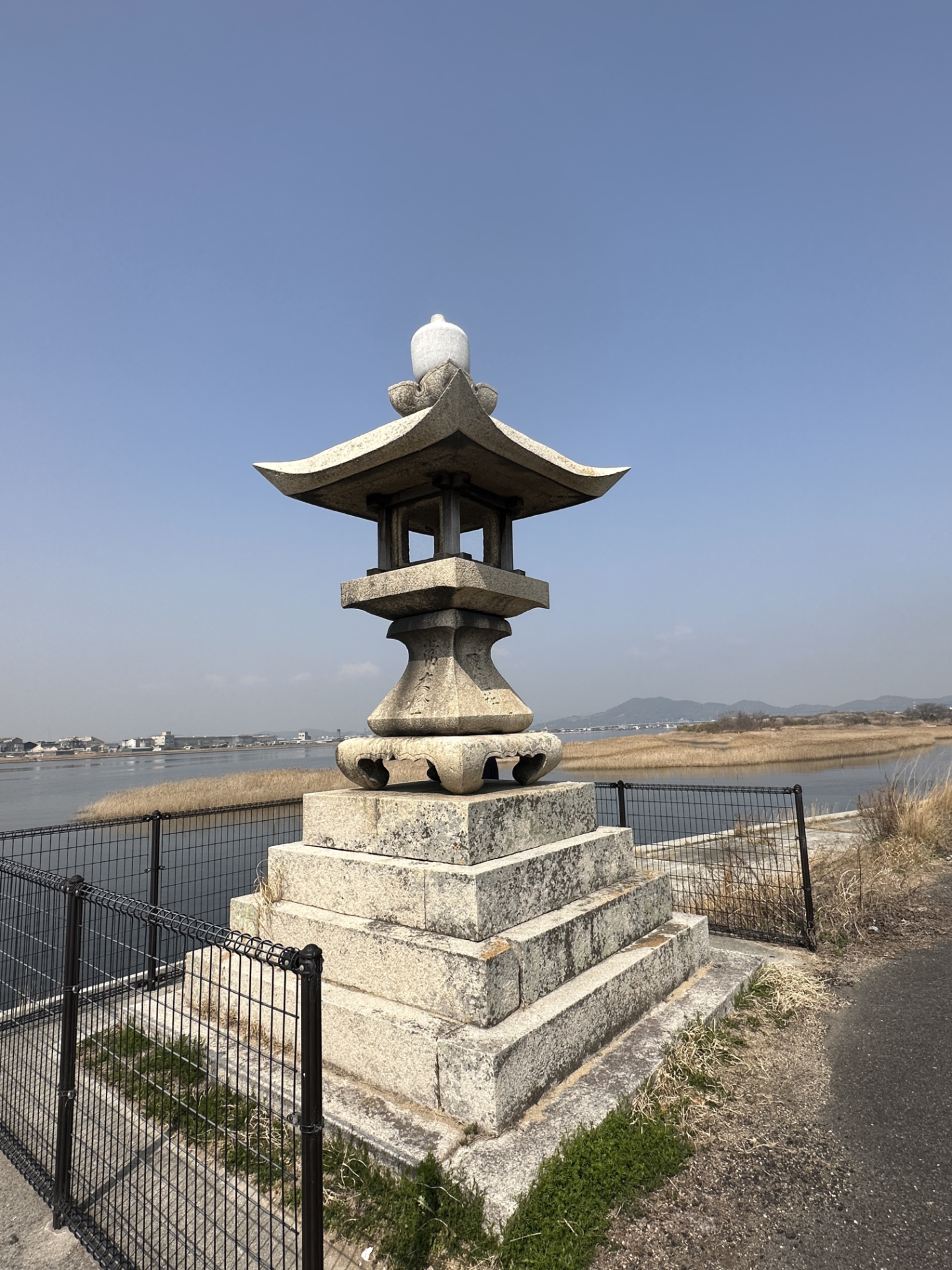 乙子常夜燈